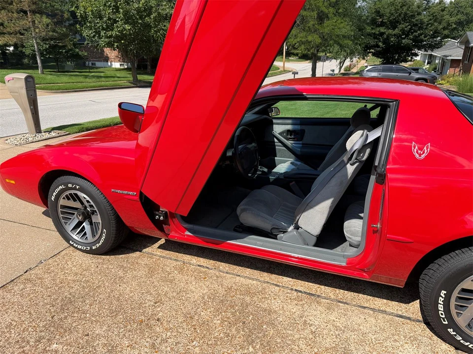 1992 Pontiac Firebird Formula 3rd Gen - Image 6 of 15