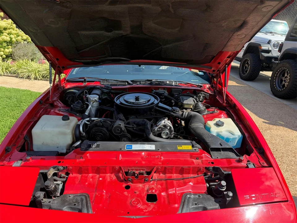 1992 Pontiac Firebird Formula 3rd Gen - Image 15 of 15