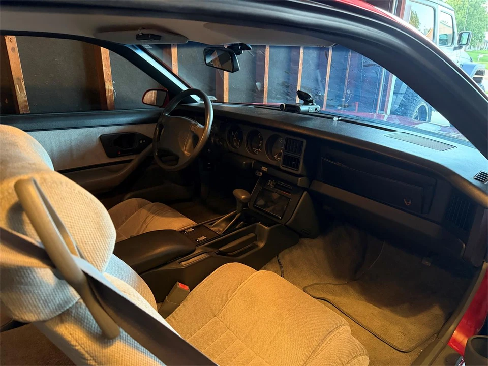 1992 Pontiac Firebird Formula 3rd Gen - Image 12 of 15