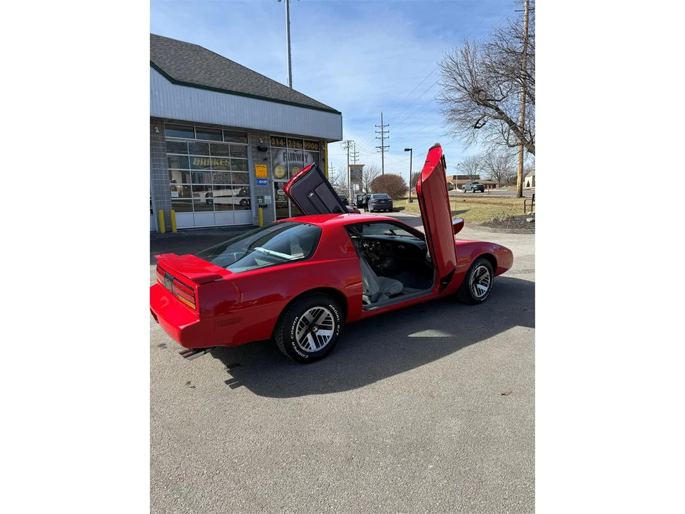 1992 Pontiac Firebird Formula 3rd Gen - Image 5 of 15