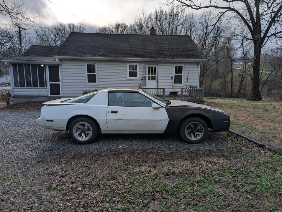 1992 Pontiac Firebird 3rd Gen - Image 3 of 8