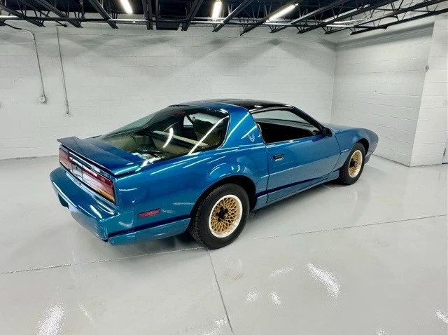 1992 Pontiac Firebird 3rd Gen - Image 5 of 12