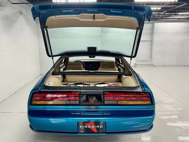 1992 Pontiac Firebird 3rd Gen - Image 7 of 12