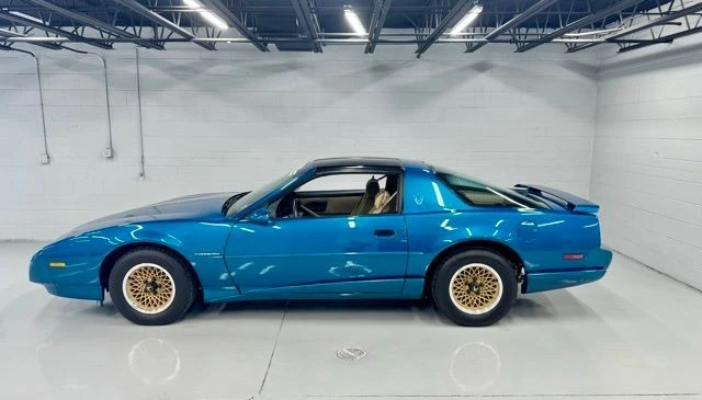 1992 Pontiac Firebird 3rd Gen - Image 2 of 21