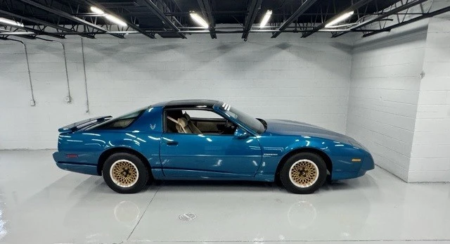 1992 Pontiac Firebird 3rd Gen - Image 4 of 12