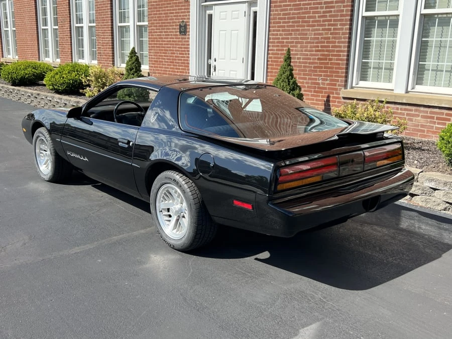 1992 Pontiac Firebird 3rd Gen - Image 3 of 8