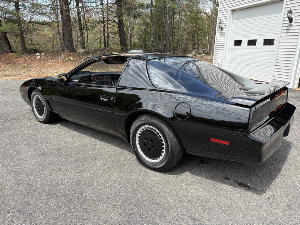 1992 Pontiac Firebird Formula 3rd Gen - Image 19 of 31