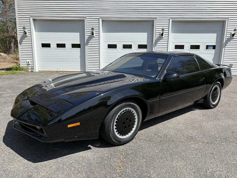 1992 Pontiac Firebird Formula 3rd Gen - Image 11 of 31