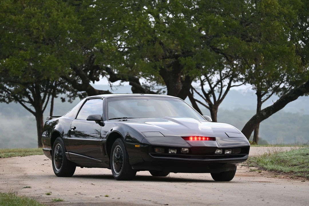 1992 Pontiac Firebird Trans Am 3rd Gen - Image 10 of 31
