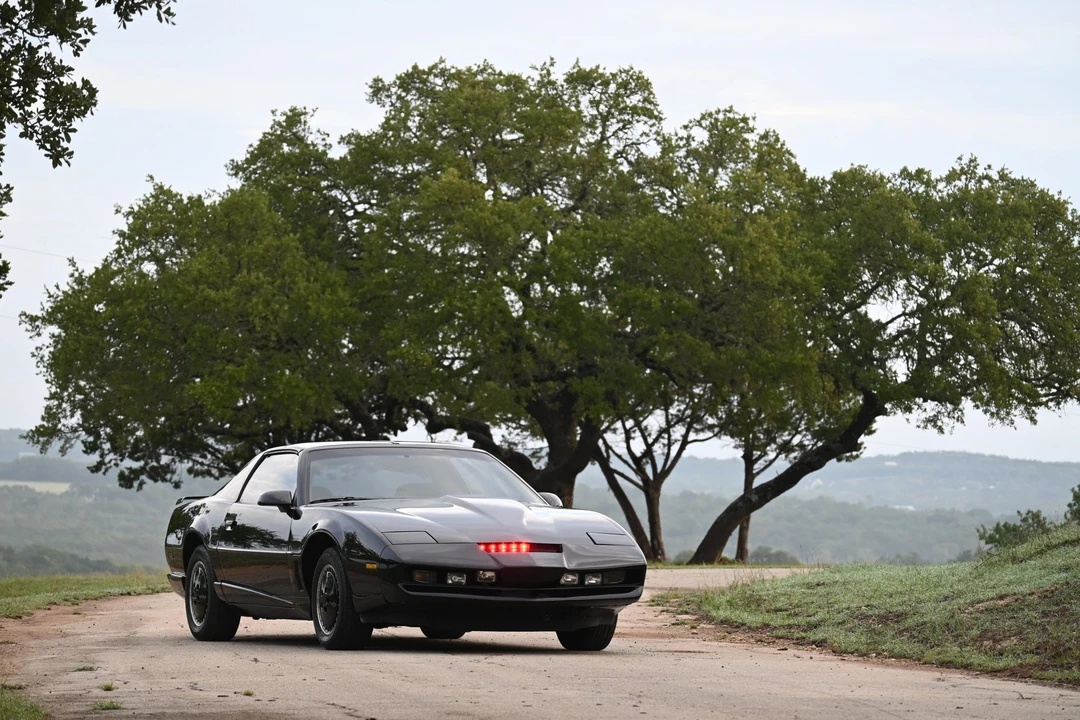 1992 Pontiac Firebird Trans Am 3rd Gen - Image 11 of 31