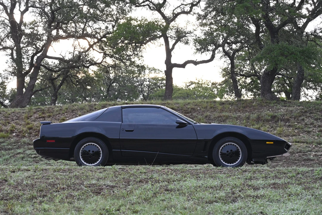 1992 Pontiac Firebird Trans Am 3rd Gen - Image 16 of 31