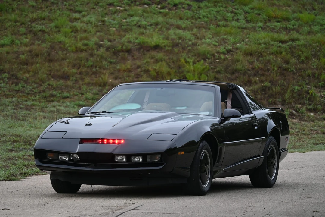 1992 Pontiac Firebird Trans Am 3rd Gen - Image 2 of 31