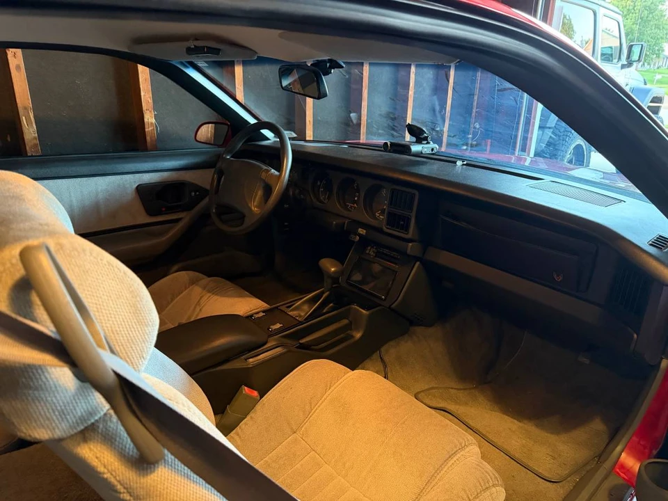 1992 Pontiac Firebird 3rd Gen - Image 8 of 13