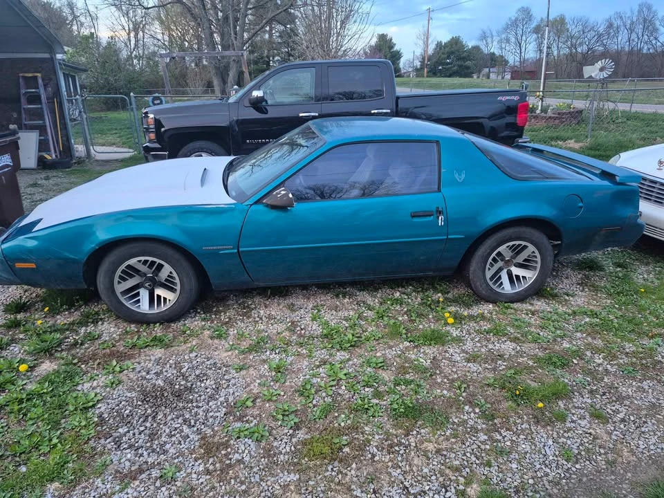 1992 Pontiac Firebird 3rd Gen - Image 2 of 4