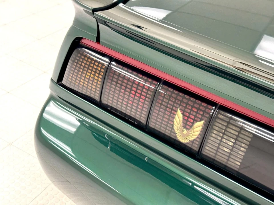 1992 Pontiac Firebird Trans Am 3rd Gen - Image 19 of 21