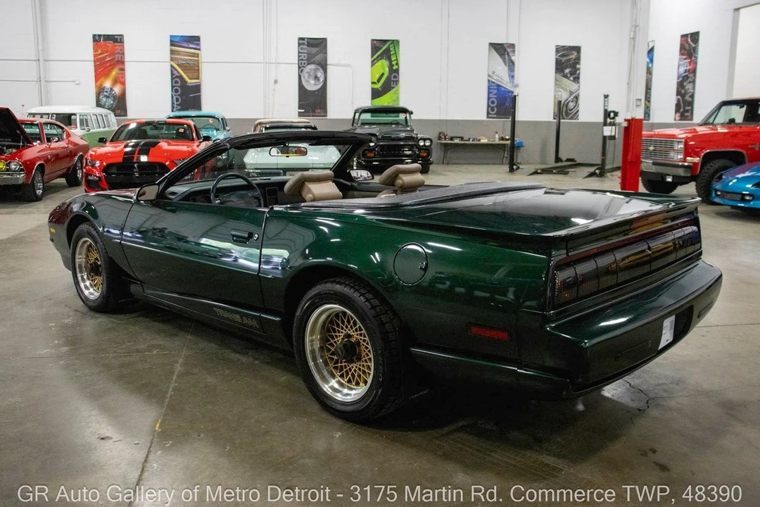 1992 Pontiac Firebird Trans Am 3rd Gen - Image 5 of 12