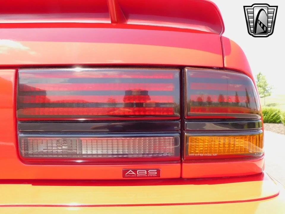 1992 Pontiac Sunbird - Image 15 of 21