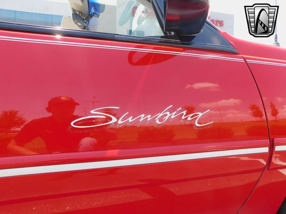 1992 Pontiac Sunbird - Image 13 of 21