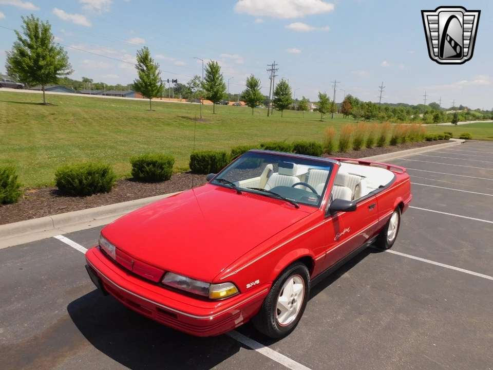 1992 Pontiac Sunbird - Image 7 of 12