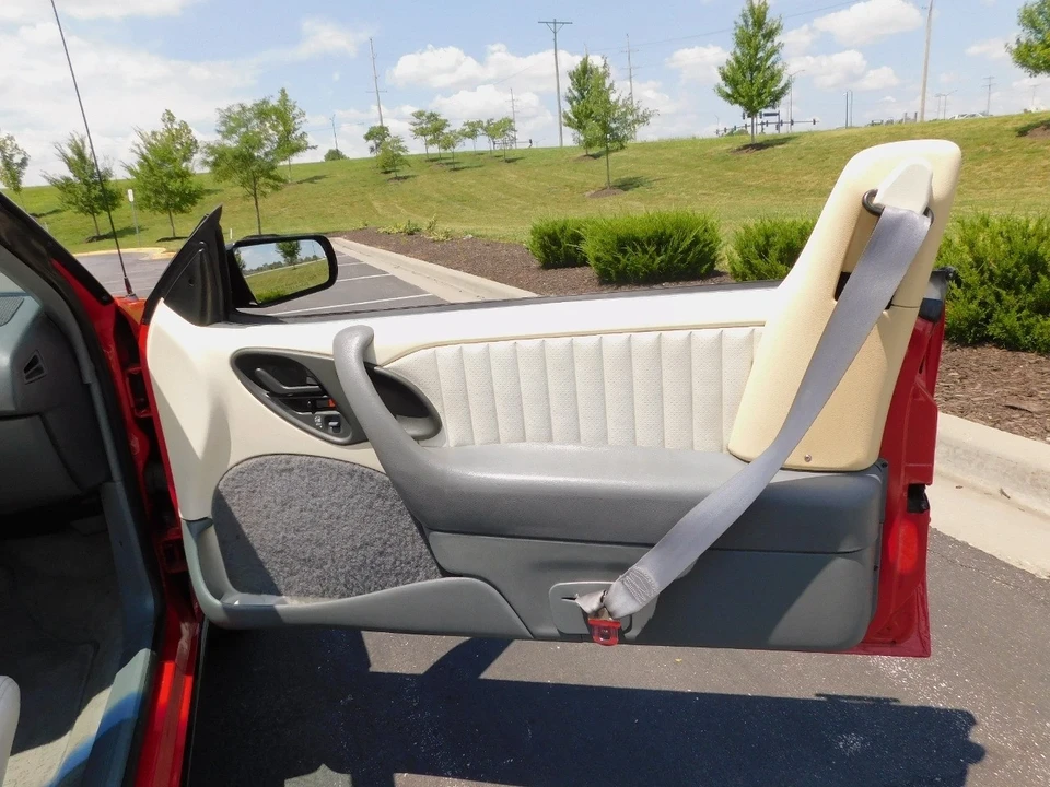 1992 Pontiac Sunbird - Image 21 of 21