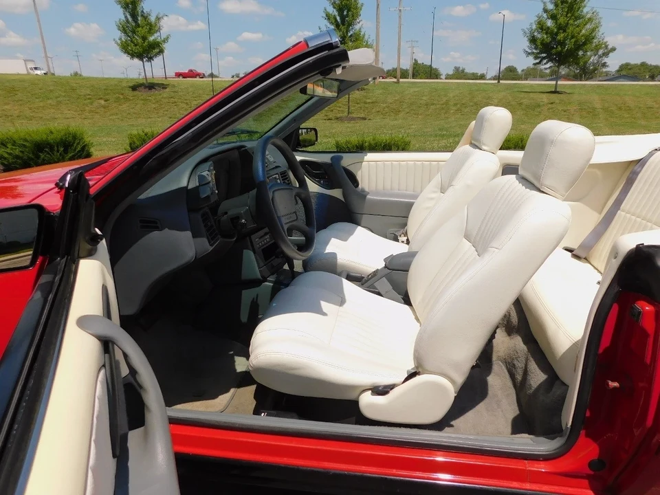 1992 Pontiac Sunbird - Image 18 of 21