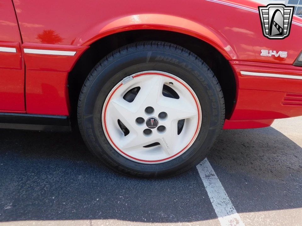 1992 Pontiac Sunbird - Image 12 of 12
