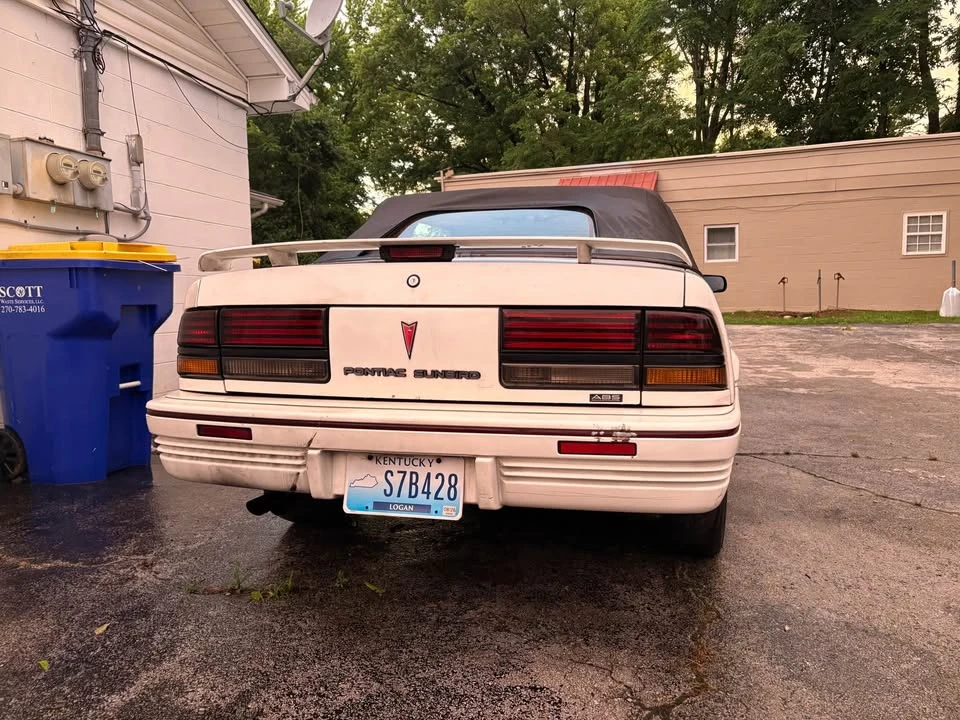1992 Pontiac Sunbird - Image 3 of 10