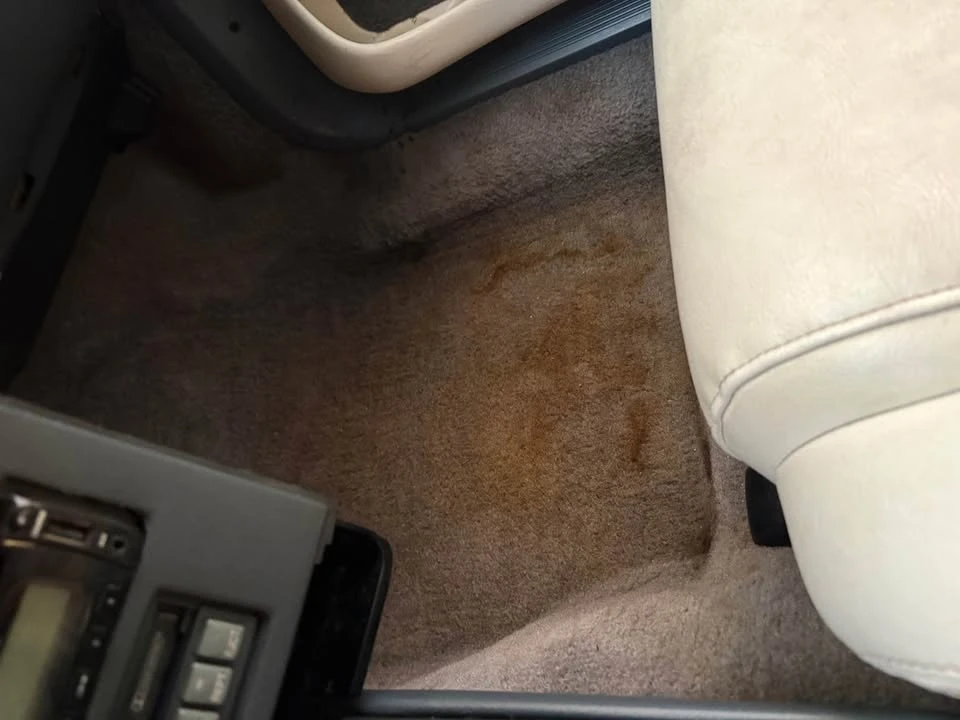 1992 Pontiac Sunbird - Image 7 of 10
