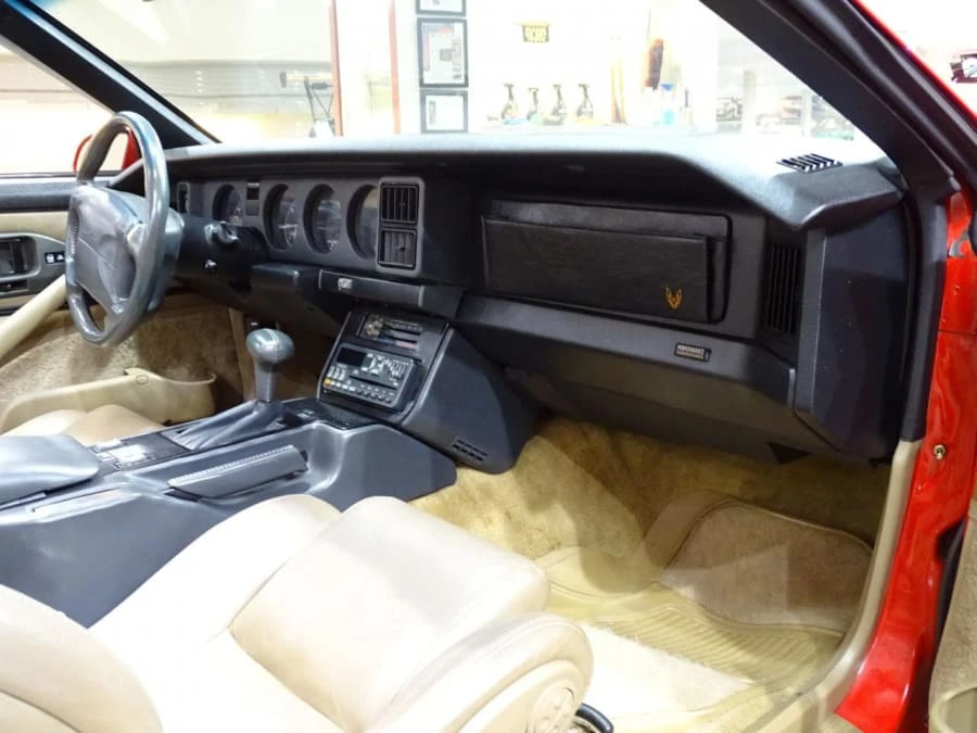 1992 Pontiac Firebird Trans Am 3rd Gen - Image 4 of 12