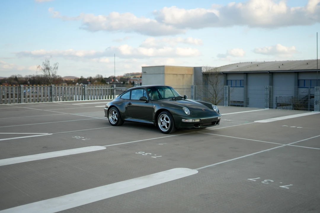 1992 Porsche 964 Carrera 4 - Image 11 of 31