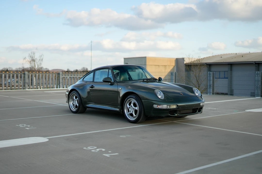 1992 Porsche 964 Carrera 4 - Image 13 of 31