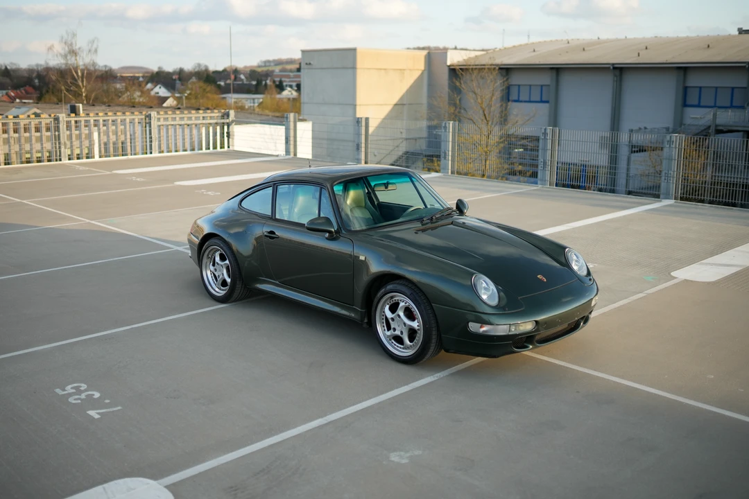1992 Porsche 964 Carrera 4 - Image 15 of 31