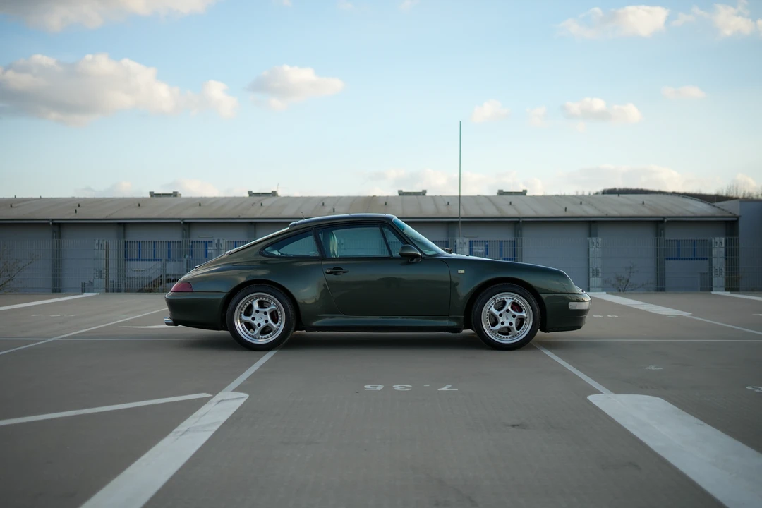 1992 Porsche 964 Carrera 4 - Image 17 of 31