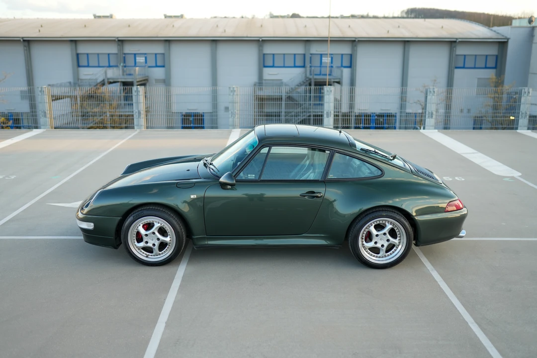 1992 Porsche 964 Carrera 4 - Image 8 of 31