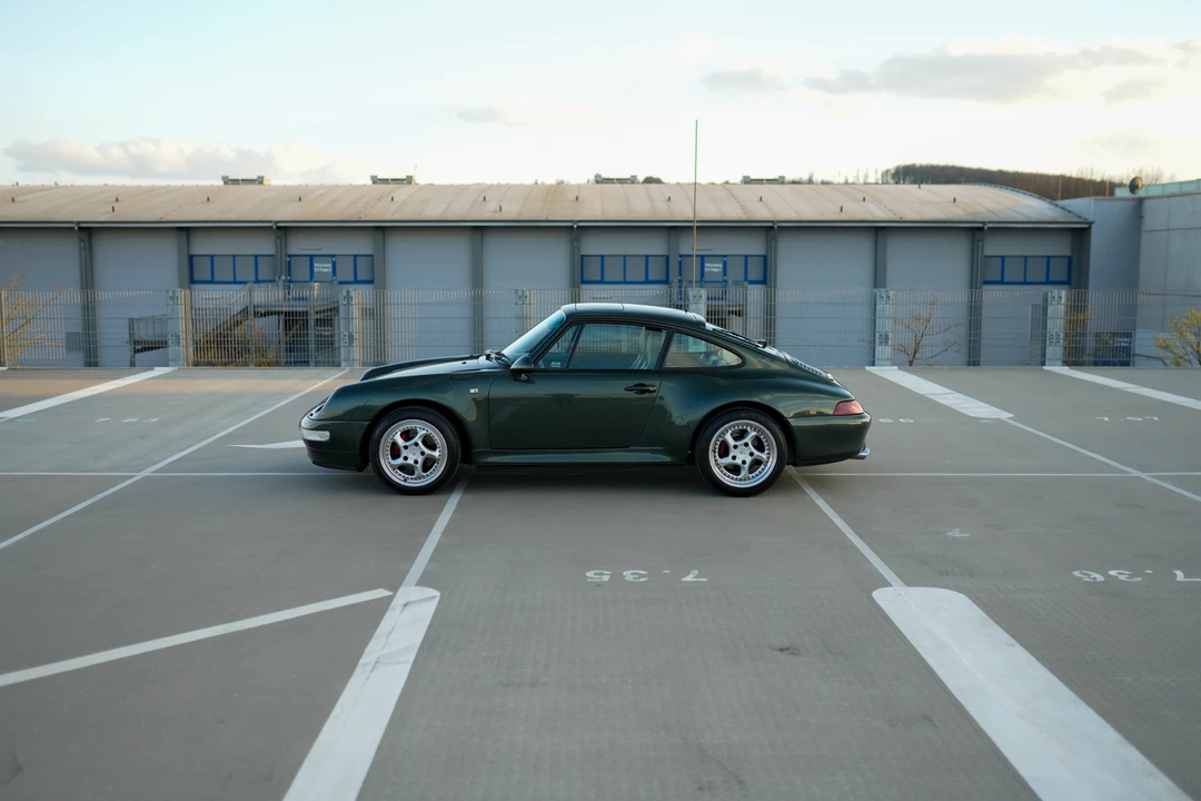 1992 Porsche 964 Carrera 4 - Image 24 of 31