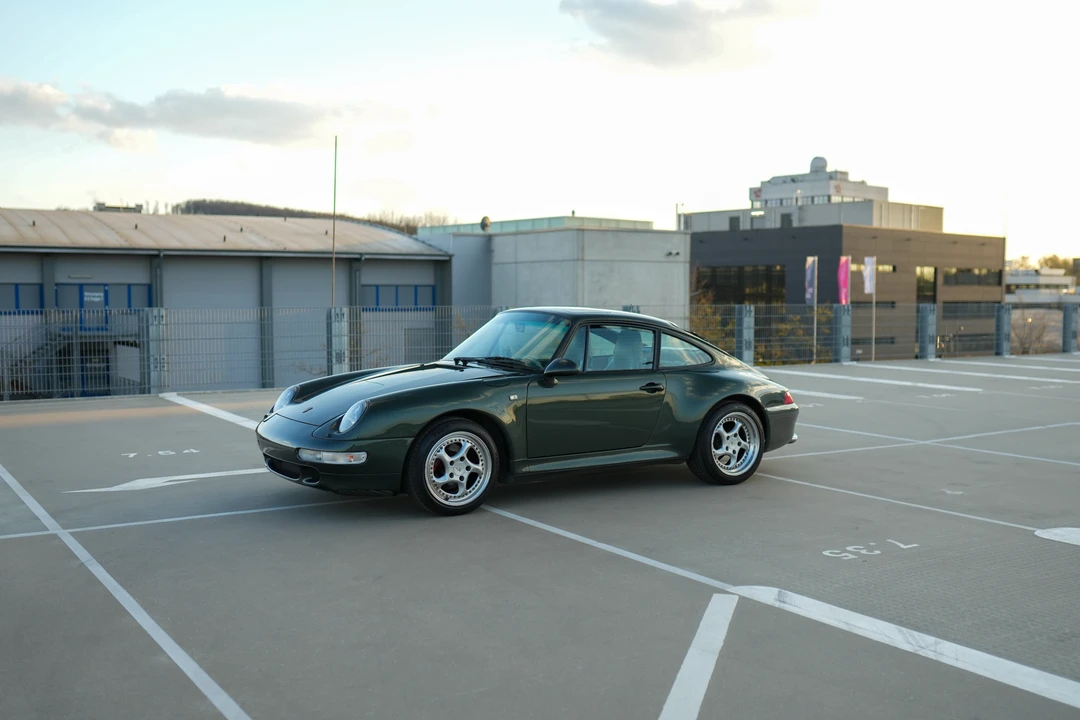 1992 Porsche 964 Carrera 4 - Image 25 of 31