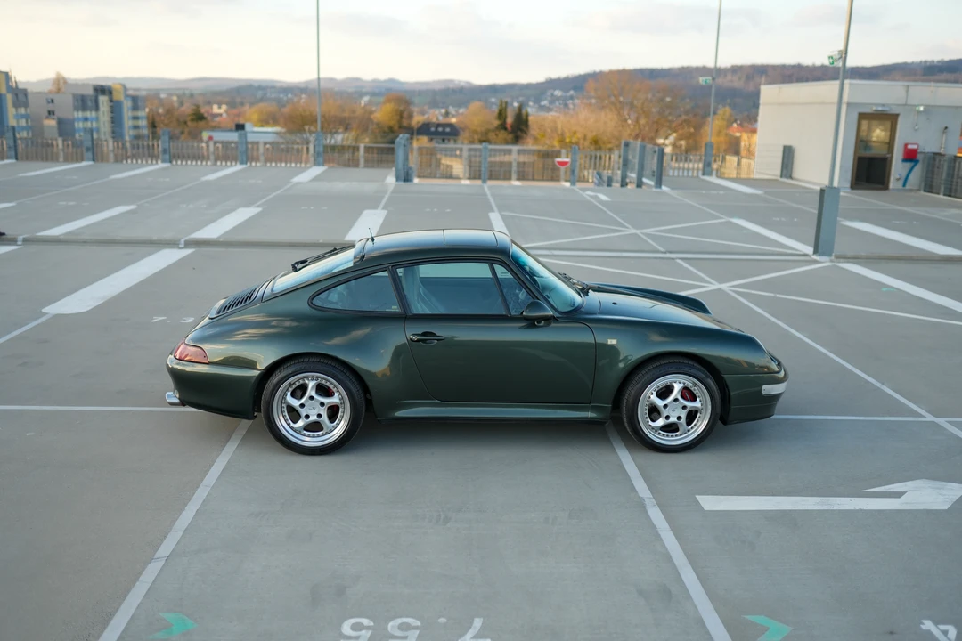1992 Porsche 964 Carrera 4 - Image 27 of 31