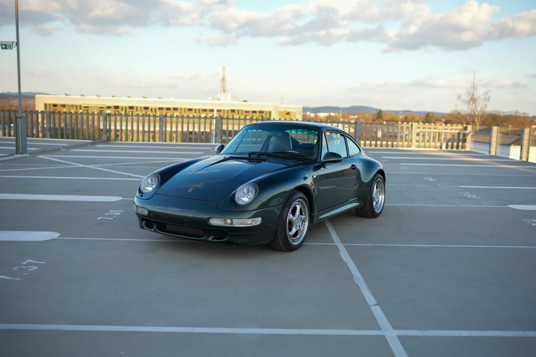 1992 Porsche 964 Carrera 4 - Image 29 of 31