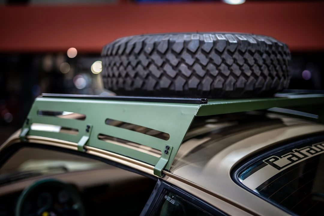 1992 Porsche 964 Carrera 4 - Image 23 of 31