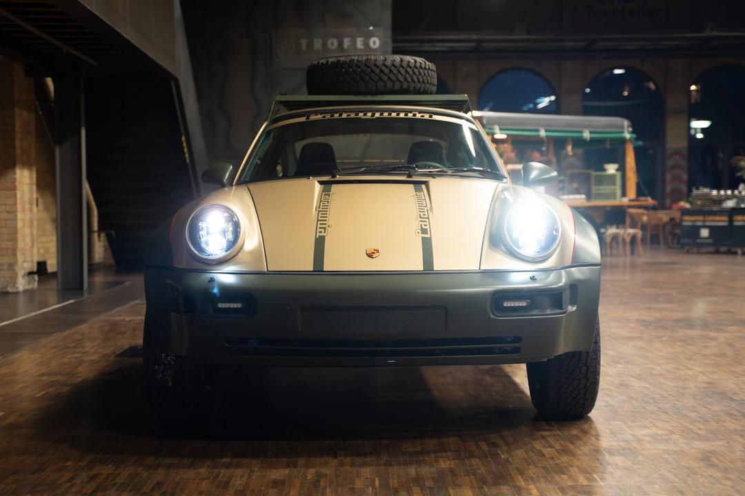 1992 Porsche 964 Carrera 4 - Image 2 of 31