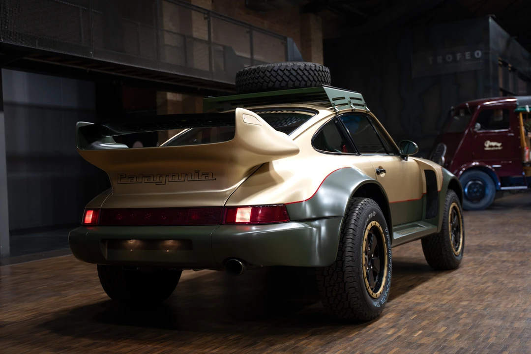 1992 Porsche 964 Carrera 4 - Image 7 of 31