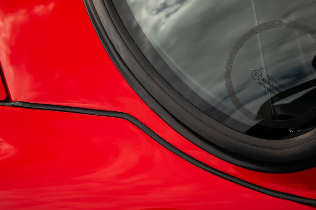 1992 Porsche 964 Carrera 4 - Image 24 of 31