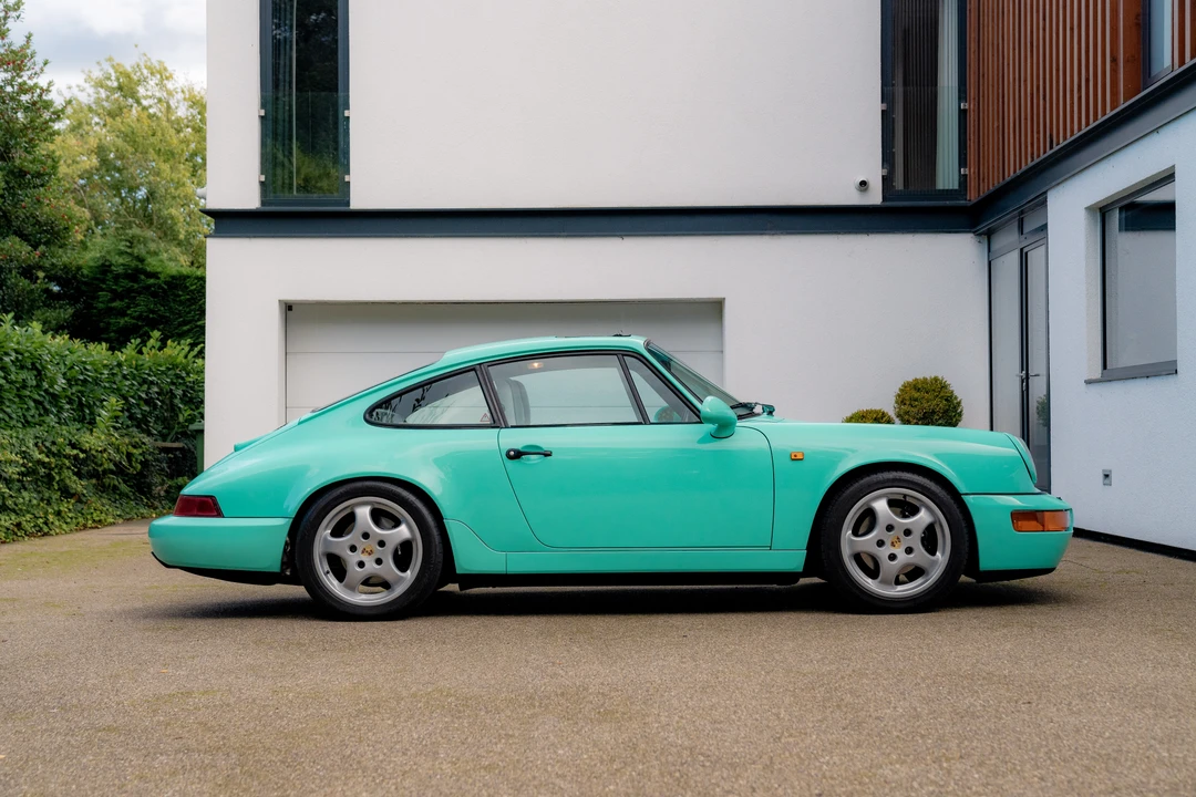 1992 Porsche 964 Carrera 4 - Image 8 of 31