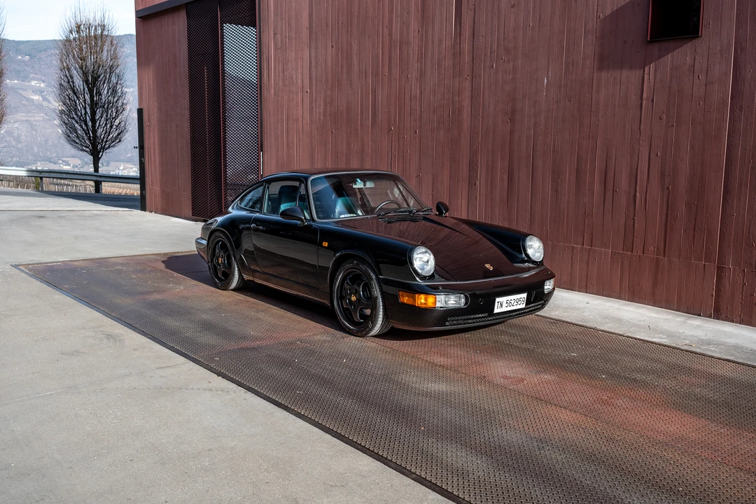 1992 Porsche 964 Carrera 4 - Image 9 of 31