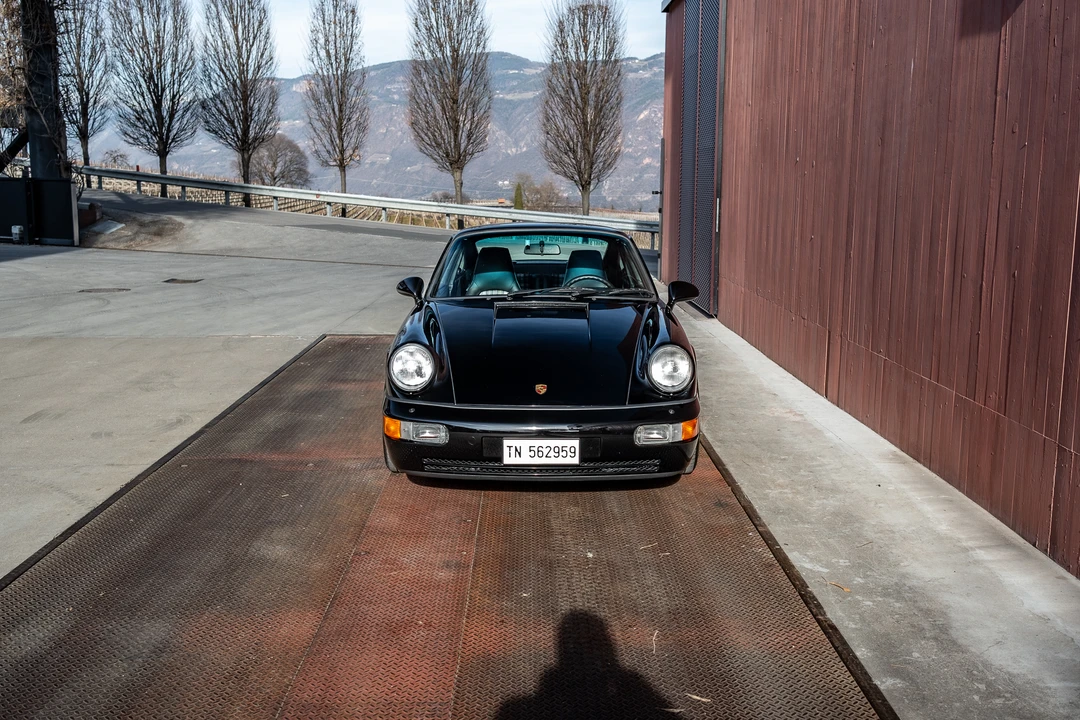 1992 Porsche 964 Carrera 4 - Image 10 of 31