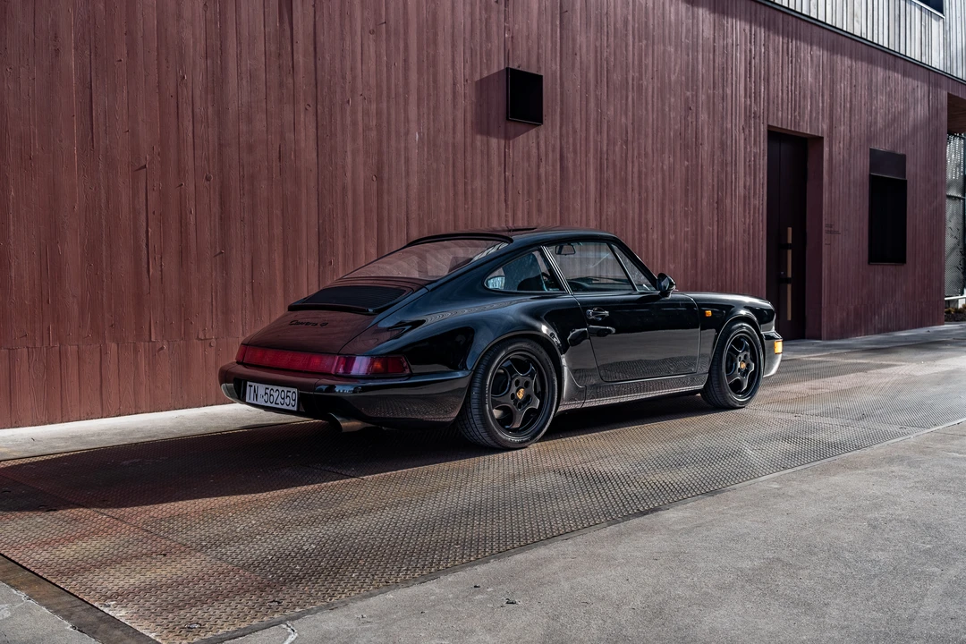 1992 Porsche 964 Carrera 4 - Image 7 of 31