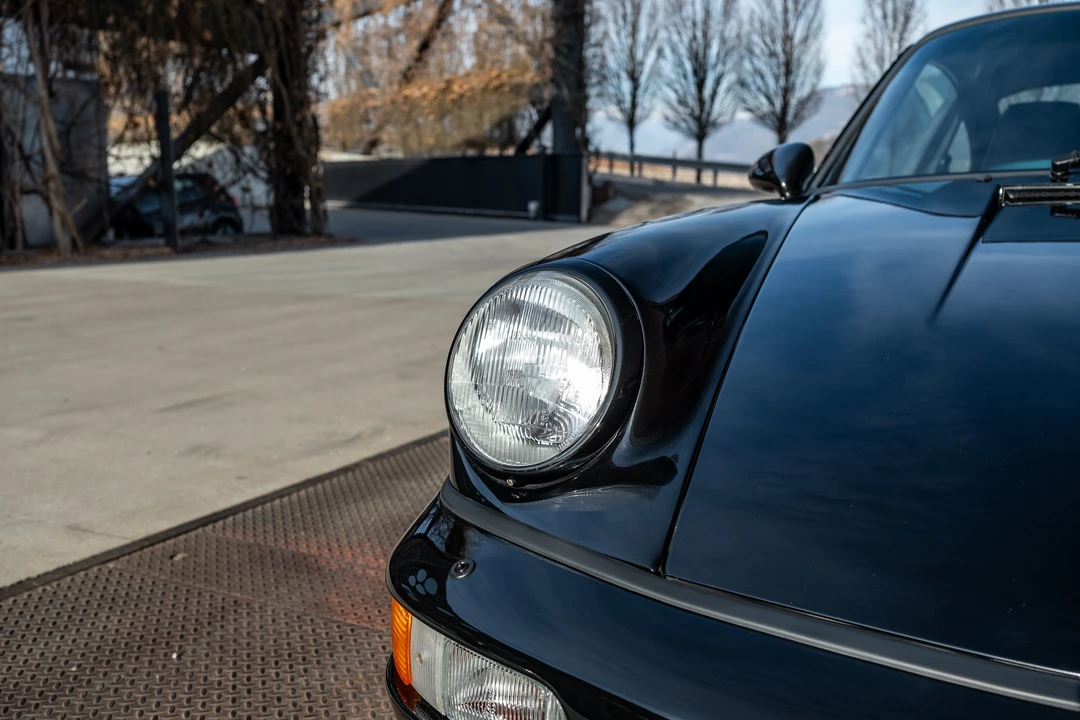 1992 Porsche 964 Carrera 4 - Image 13 of 31