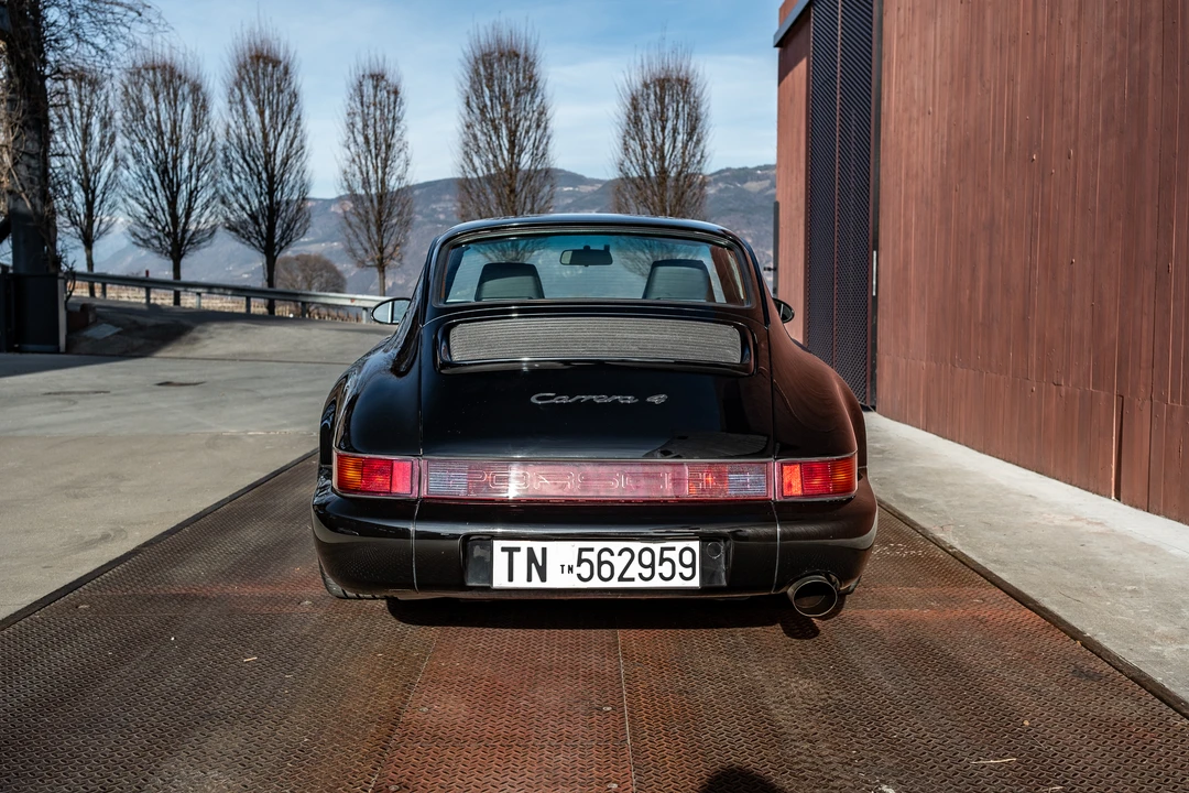 1992 Porsche 964 Carrera 4 - Image 6 of 31