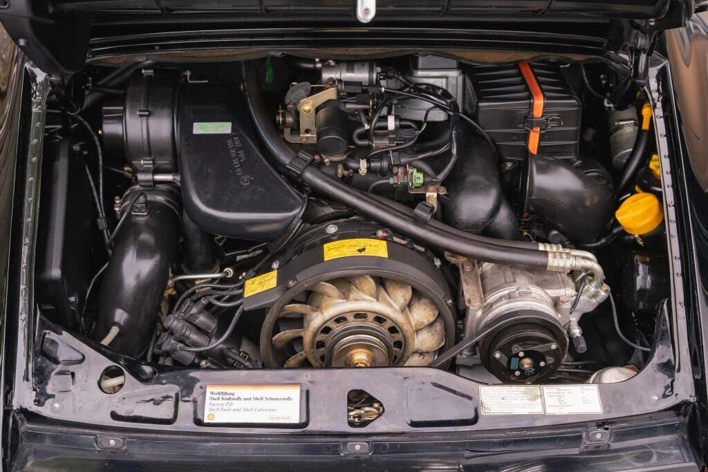 1992 Porsche 964 Carrera 4 - Image 29 of 31