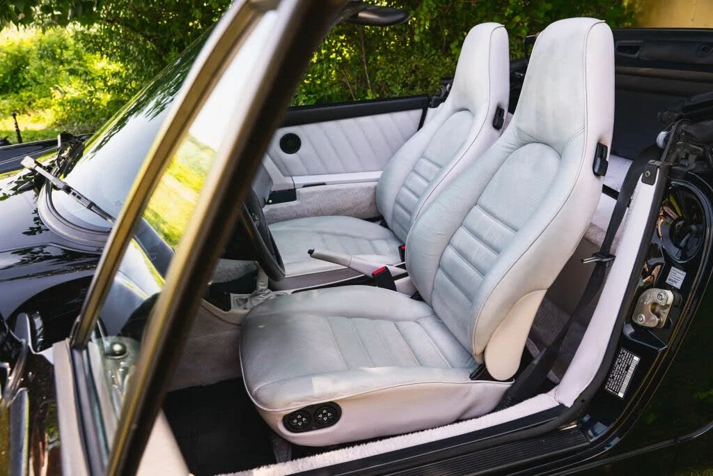 1992 Porsche 964 Carrera 4 - Image 28 of 31